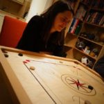 2_amelie_playing_carrom