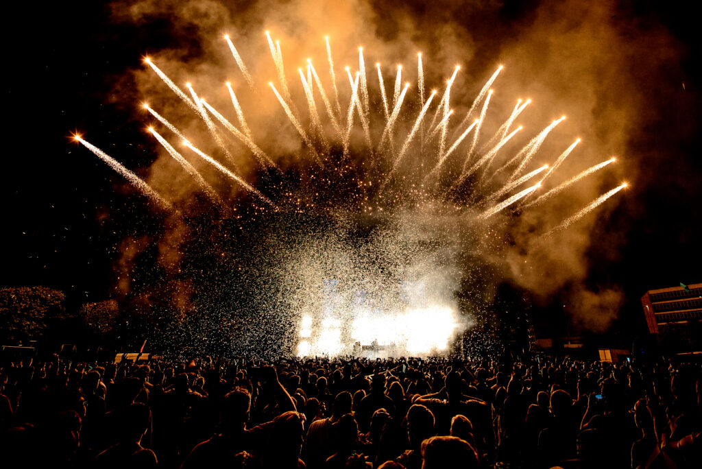 DjConcertFestivalWithSpecialEffectsFireworksOverTheSilhouette - Couchsurfing Blog